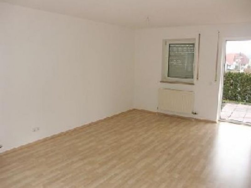 Hausen Hausen: 4-Familienhaus zum weiteren Ausbau als 5-FH od. 6-FH Haus kaufen