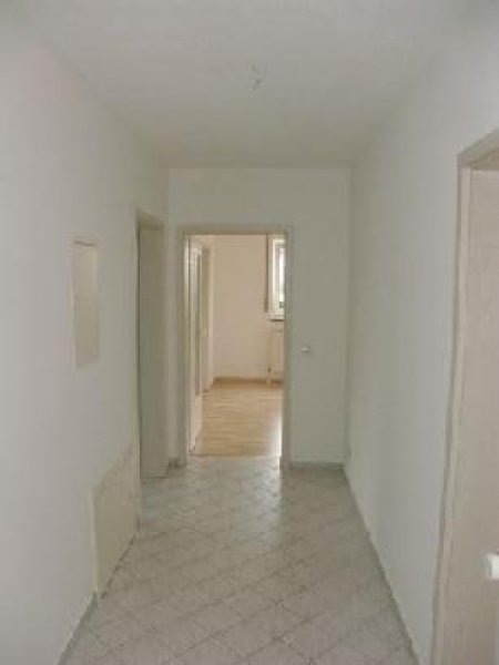 Hausen Hausen: 4-Familienhaus zum weiteren Ausbau als 5-FH od. 6-FH Haus kaufen