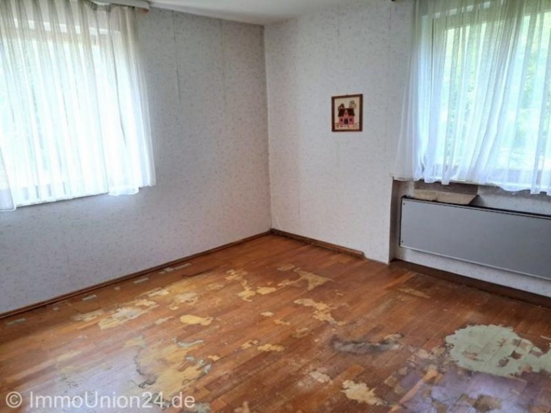 Feuchtwangen 139.000 für sanierungsbedürftiges 170 qm Wohnhaus auf 1.323 qm Grund in dörflicher Umgebung Haus kaufen