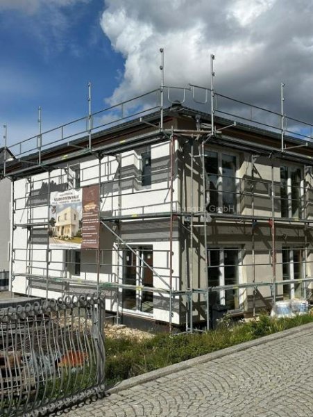 Burglengenfeld Stilvolle Doppelhaushälfte incl. Grundstück und Garage in Burglengenfeld zu verkaufen! Haus kaufen