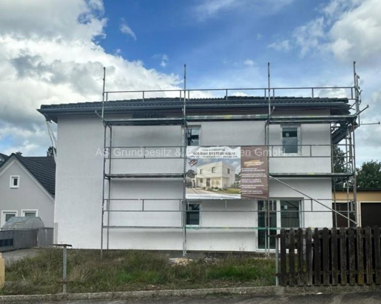 Burglengenfeld Stilvolle Doppelhaushälfte incl. Grundstück und Garage in Burglengenfeld zu verkaufen! Haus kaufen