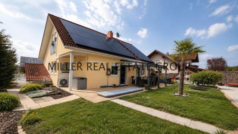 Altmannstein Privates Wohnresort in Altmannstein-Pondorf: Exklusives Einfamilienhaus mit Pool, Sauna, Grillkota, PV-Anlage, Speicher &