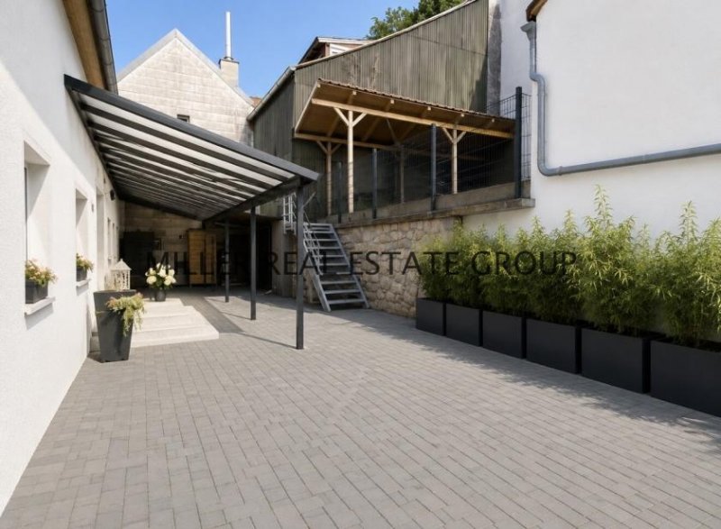 Altmannstein Zweifamilienhaus in Altmannstein kaufen - zwei Wohneinheiten, große Terrassen, Garten & Entwicklungspotenzial im Haus