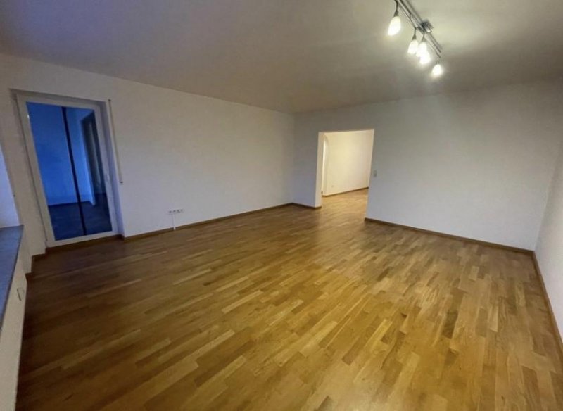 Pocking Provisionsfreie 3,5 Zimmer Eigentumswohnung in 6-Fam. Haus - 1.Stock mit Balkon Wohnung kaufen