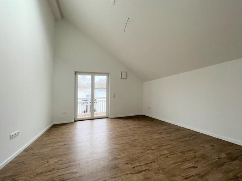 Aidenbach gepflegte 4 Zimmerwohnung im DG mit Balkon - B5 Wohnung kaufen