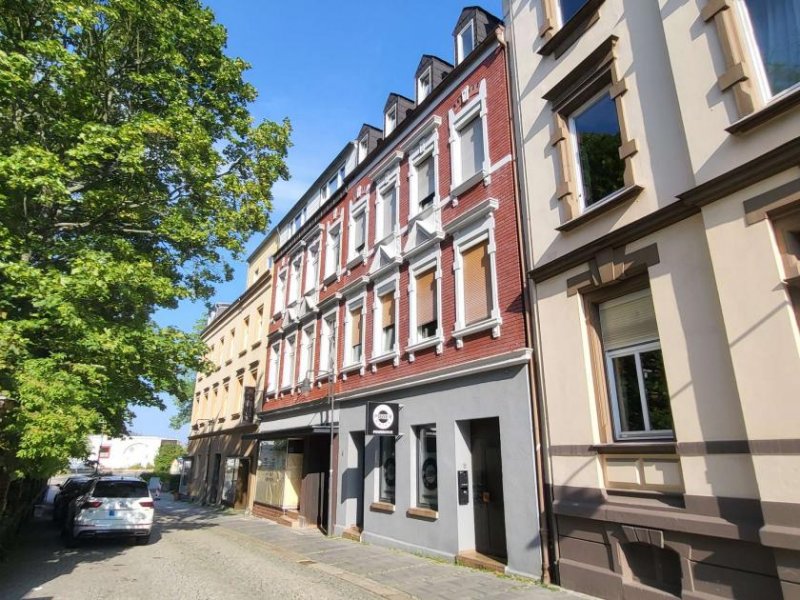 Hof 50 m zur Hofer Fußgängerzone: Vermietetes Mehrfamilienhaus Gewerbe kaufen
