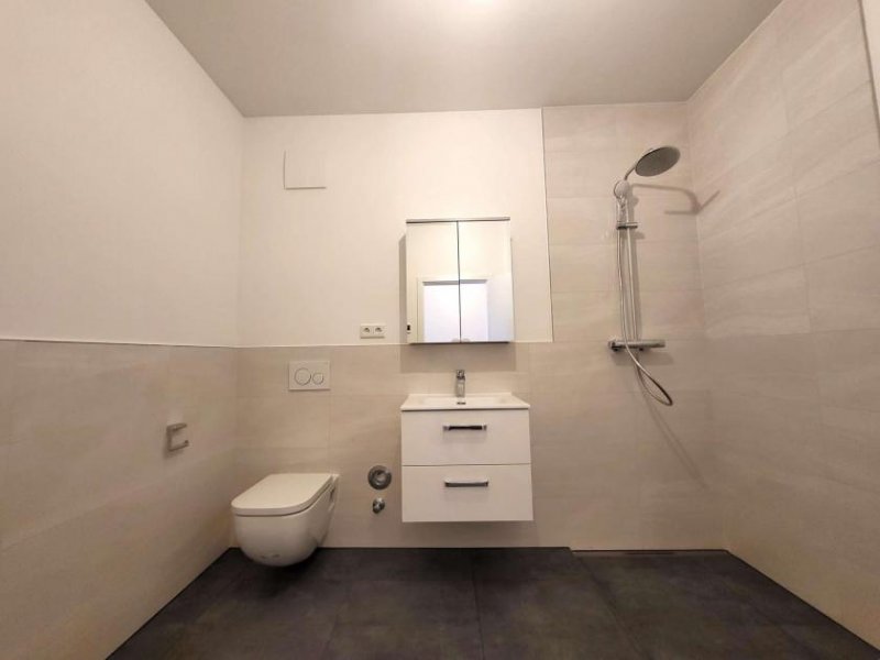 Hof Baujahr 2026 – 2 Zi.-Eigentumswohnung mit Aufzug und Balkon Wohnung kaufen