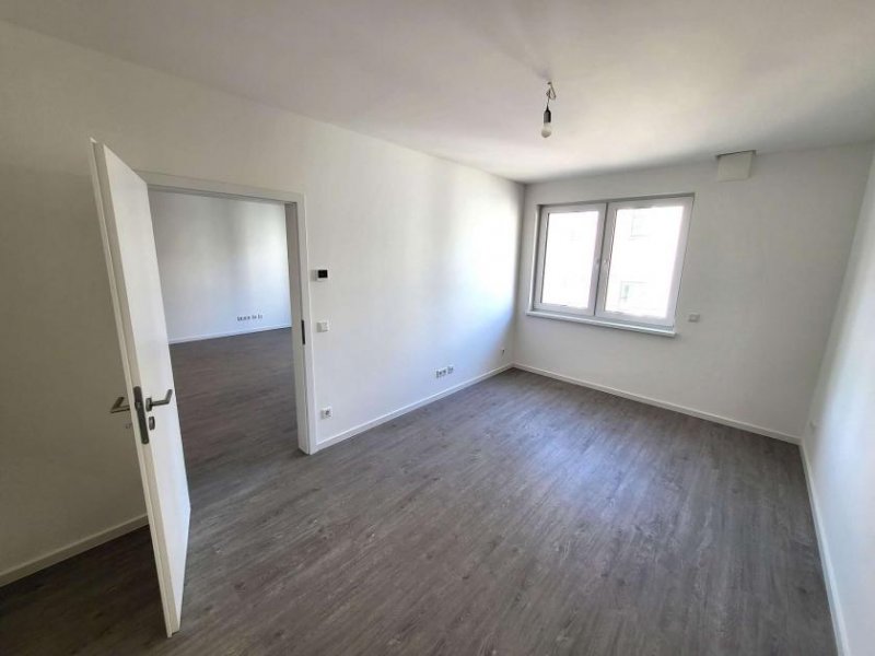 Hof Baujahr 2026: Altersgerechte 2 Zi.-Whg. mit Balkon in Hof Wohnung kaufen