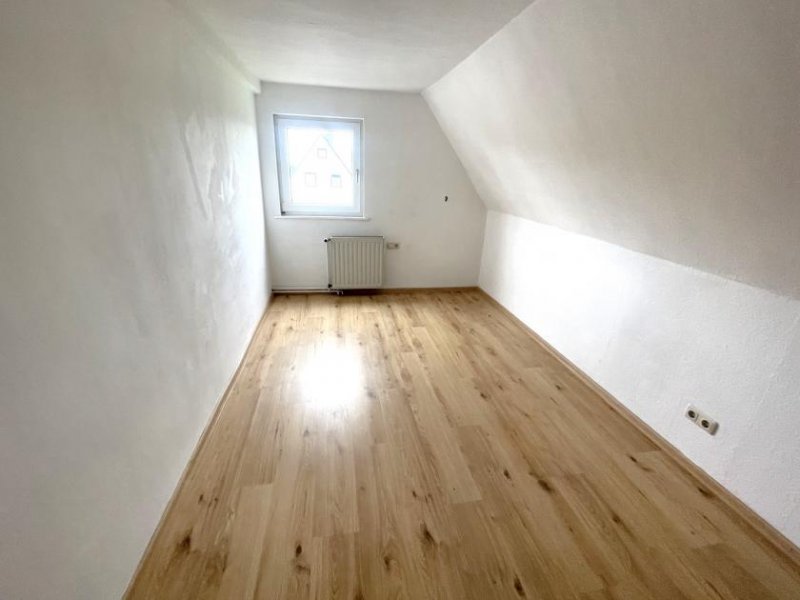 Hof 1333 - Hof: Charmante kleine Doppelhaushälfte mit großem Garten Haus kaufen