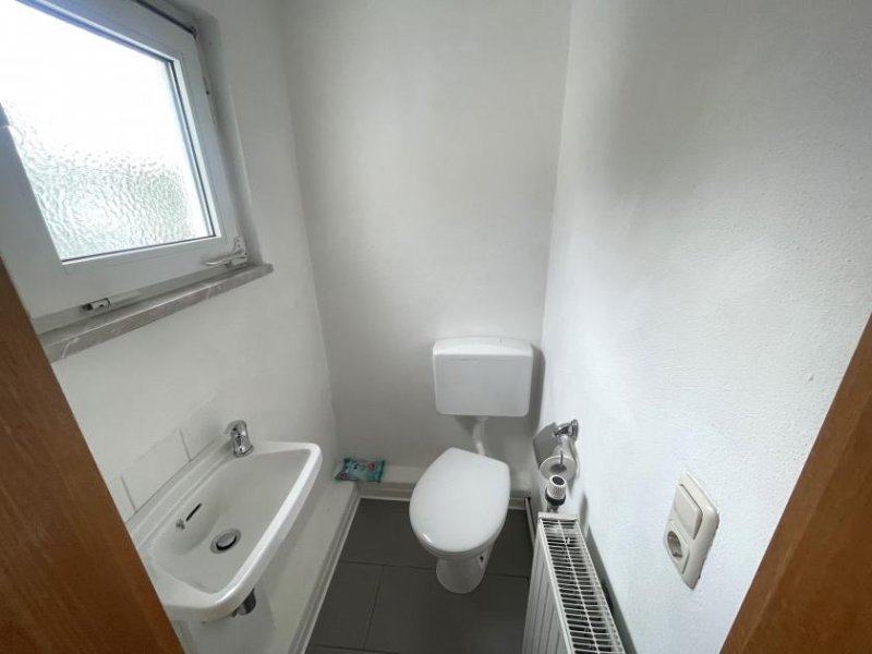 Hof 1333 - Hof: Charmante kleine Doppelhaushälfte mit großem Garten Haus kaufen