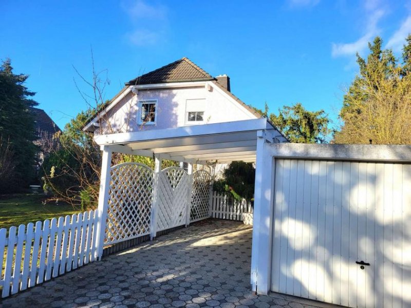 Hof Hof: Attraktives Einfamilienhaus mit Garten und Garage Haus kaufen