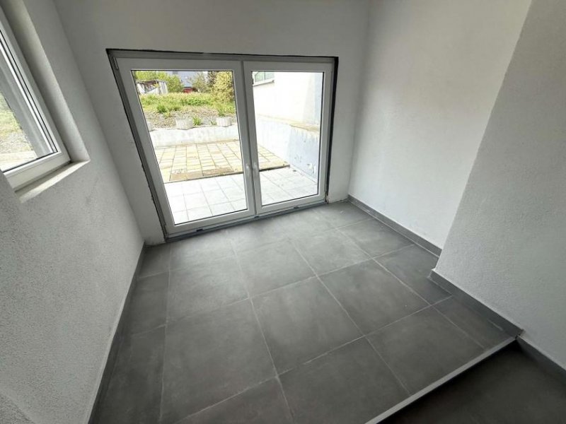 Hof Renovierte + sofort bezugsfreie Doppelhaushälfte in Hof Haus kaufen