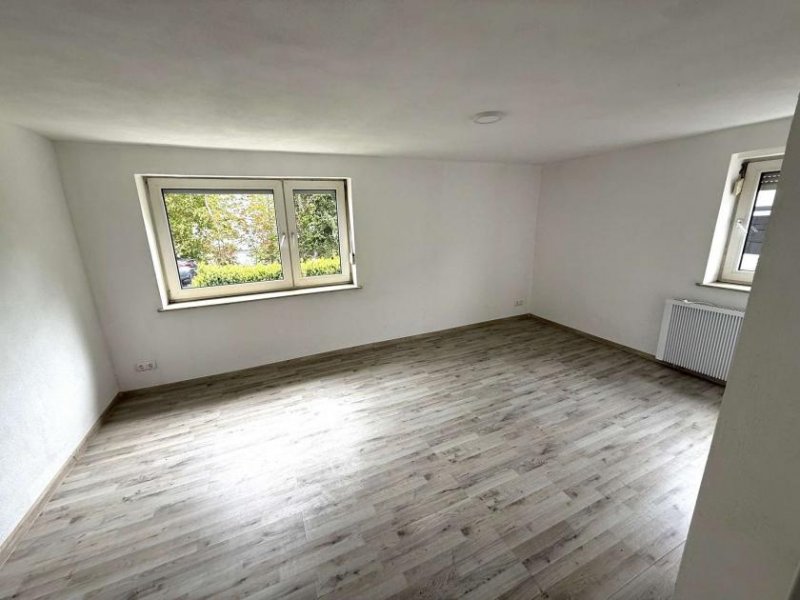 Hof Renovierte + sofort bezugsfreie Doppelhaushälfte in Hof Haus kaufen