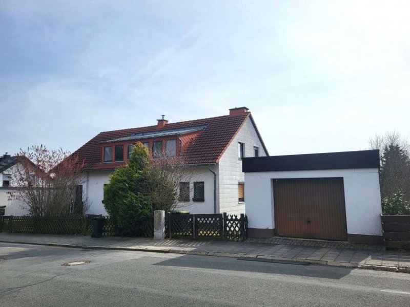 Hof Hof-Krötenbruck: Zweifamilienhaus in Bestlage Haus kaufen