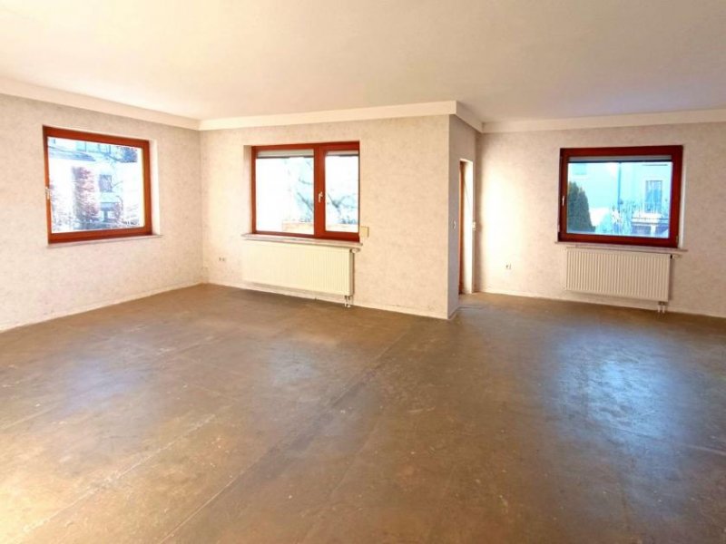 Selb Selb: Bezugsfreies 1-2 Familienhaus mit Garten Haus kaufen