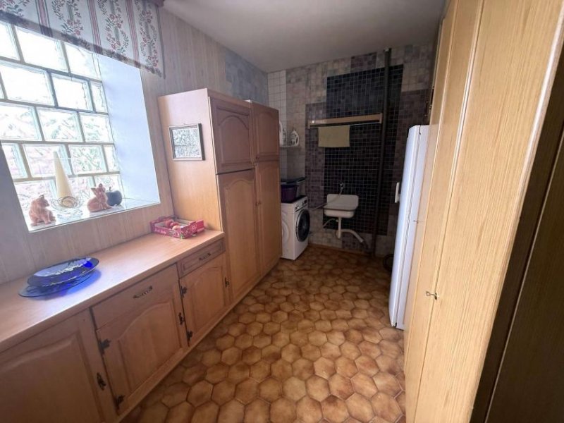 Selb Selb: Großzügige Eigentumswohnung mit Scheune Wohnung kaufen