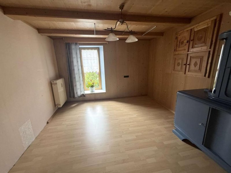 Selb Selb: Großzügige Eigentumswohnung mit Scheune Wohnung kaufen