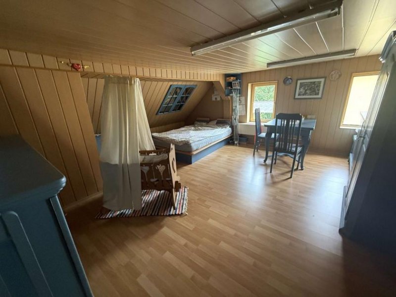 Selb Selb: Großzügige Eigentumswohnung mit Scheune Wohnung kaufen