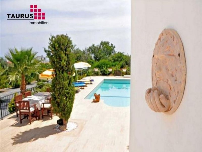 Alsancak Hervorragend renovierte Charaktervilla mit privatem Pool Haus kaufen