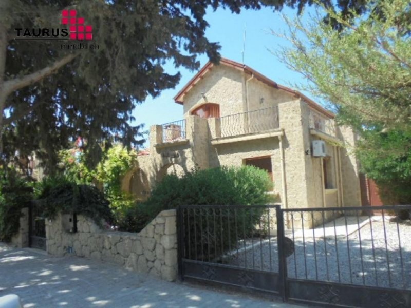 Karsiyaka Traditionelle aus Stein gebaute TOP Villa mit Pool Haus kaufen