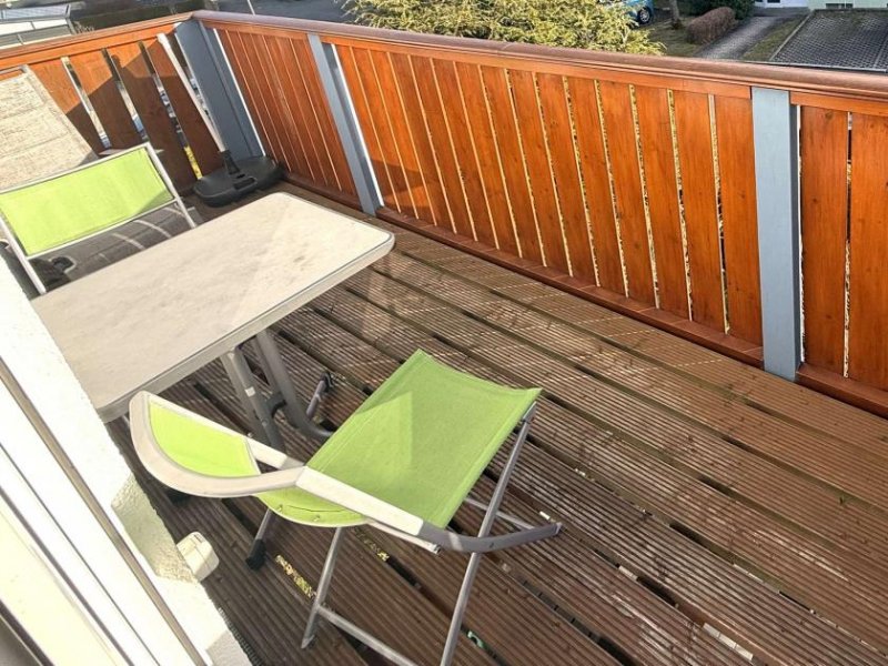 Naila Naila: Großzügige Eigentumswohnung mit Balkon und Garage Wohnung kaufen