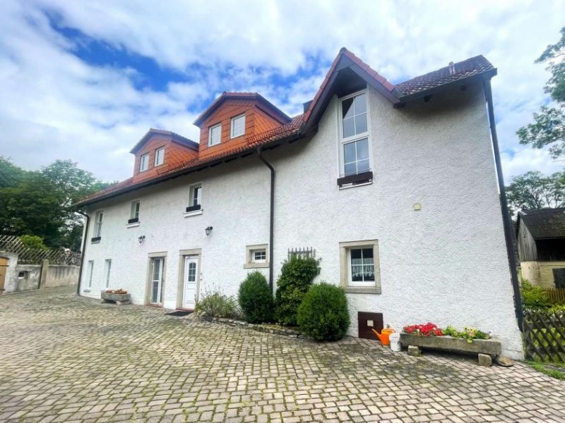 Regnitzlosau Regnitzlosau: Anwesen zum Wohnen und Arbeiten Haus kaufen