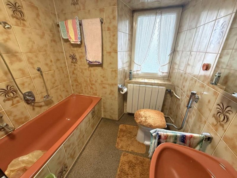 Helmbrechts Helmbrechts: Einfamilienhaus mit Garten und Scheune Haus kaufen