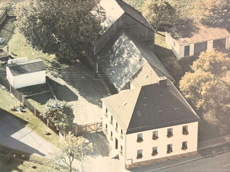 Helmbrechts Helmbrechts: Einfamilienhaus mit Garten und Scheune Haus kaufen