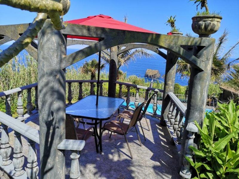 Lomba do Vasco Neue Existenz, Azoren! Traumhafte Ferienanlage, Haupthaus + 3 Ferienhäuser, mediterraner Garten Haus kaufen