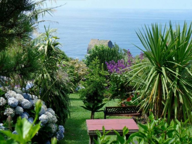 Lomba do Vasco Neue Existenz, Azoren! Traumhafte Ferienanlage, Haupthaus + 3 Ferienhäuser, mediterraner Garten Haus kaufen
