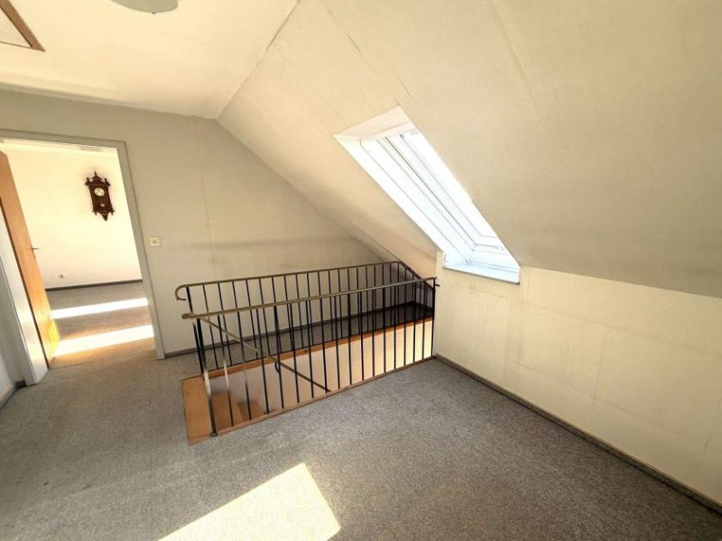 Waldsassen Dreifamilienhaus mit altersgerechter 140 m²-Wohnung in Waldsassen Gewerbe kaufen