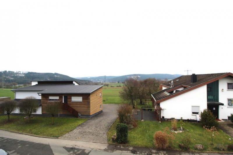 Kronach Großes Wohnhaus für 2 Familien!
Selbst nutzen, oder vermieten - entscheiden Sie selbst! Haus kaufen