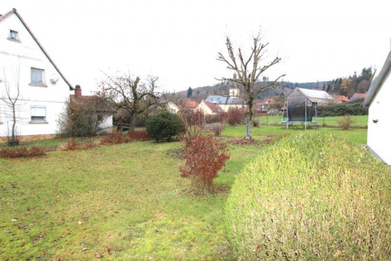 Kronach Großes Wohnhaus für 2 Familien!
Selbst nutzen, oder vermieten - entscheiden Sie selbst! Haus kaufen