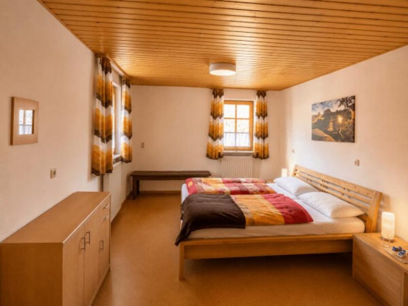 Fladungen Großzügiges Einfamilienhaus mit Scheune und Garage in ruhiger Lage von Fladungen / Rhön Haus kaufen