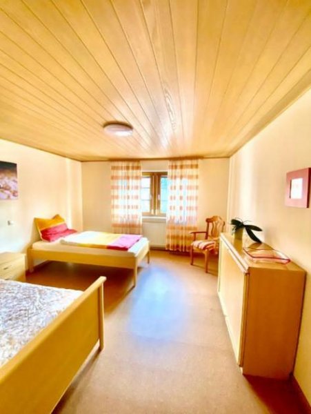 Fladungen PROVISIONSFREI Großzügiges Einfamilienhaus mit Scheune und Garage in ruhiger Lage von Fladungen / Rhön Haus kaufen