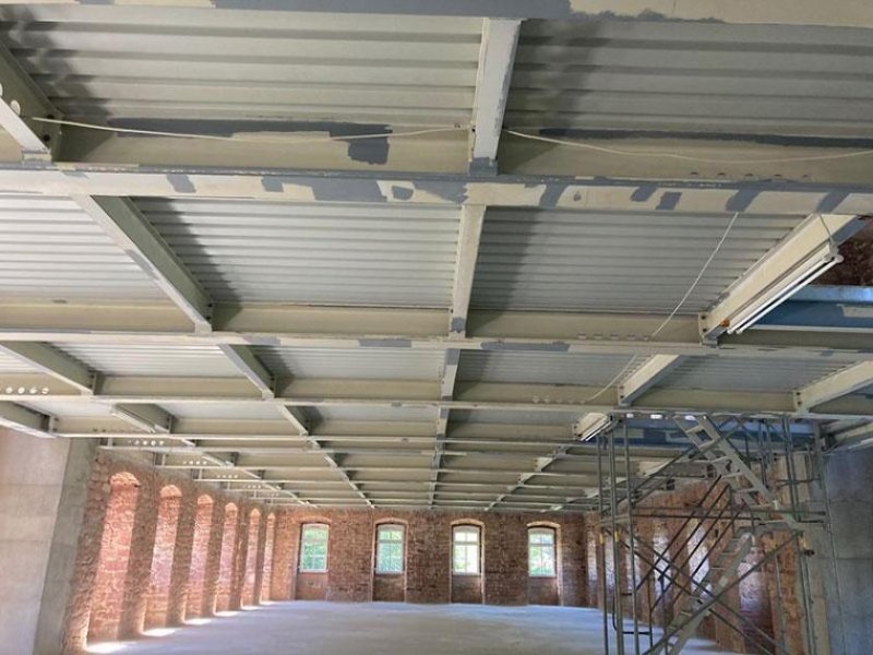 Collenberg Schloß zu verkaufen - Hotel / Wohnanlage / Tagungszentrum / Firmenzentrale Haus kaufen