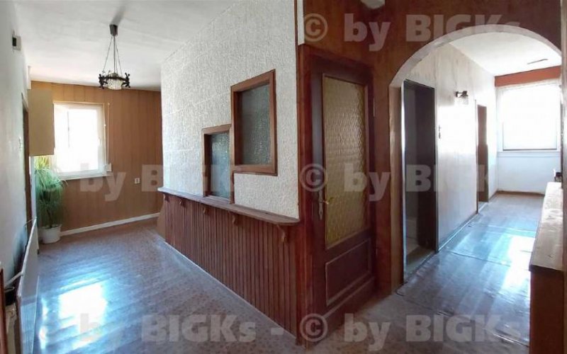 Kühndorf BIGKs: Kühndorf: Ein- Zweifamilienhaus mit 12 Zimmern,sep.Küche, Garten (-;) Gewerbe kaufen