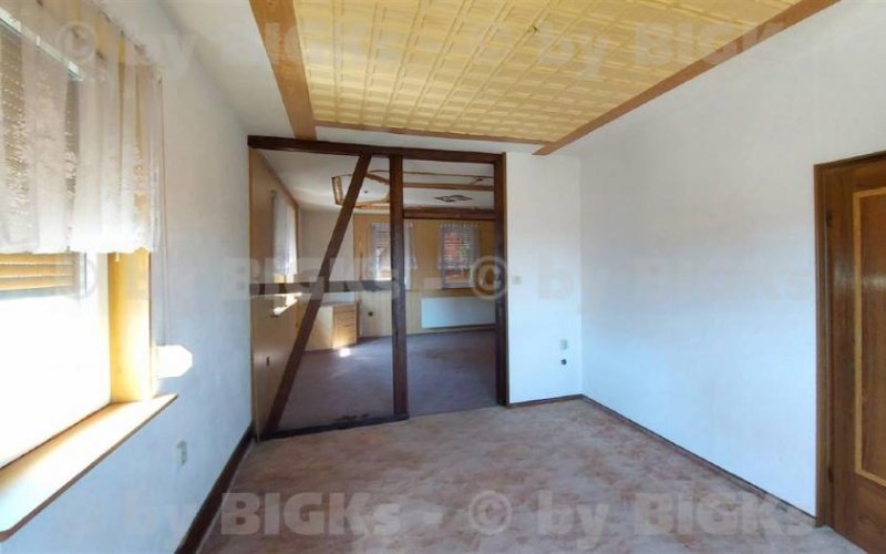 Kühndorf BIGKs: Kühndorf: Ein- Zweifamilienhaus mit 12 Zimmern,sep.Küche, Garten (-;) Gewerbe kaufen