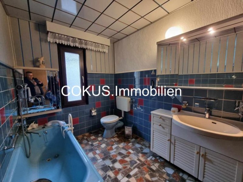 Steinbach-Hallenberg Behagliches Zuhause - größeres EFH mit Naturgarten und 3x Garage Haus kaufen