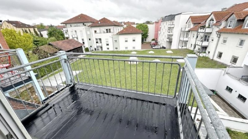 Gotha Helle 2-Zimmer-Wohnung mit Balkon und TG-Stellplatz Wohnung kaufen