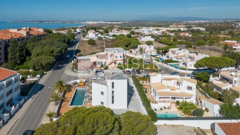 Albufeira Brandneue (derzeit im Bau befindliche) Villa im Herzen von Galé, nur einen kurzen Spaziergang vom bekannten Galé-Strand und