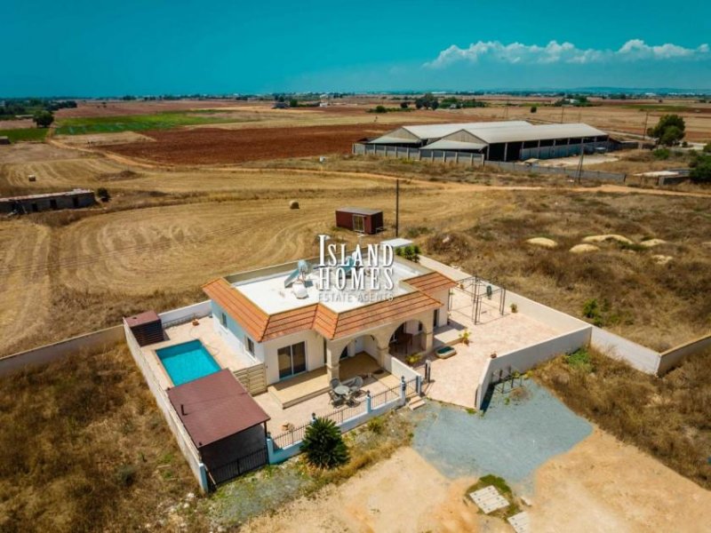 Avgorou 2 bedroom, 1 bathroom, semi-detached bungalow in quiet rural area of Avgorou village with Title Deed for share of land - on a l