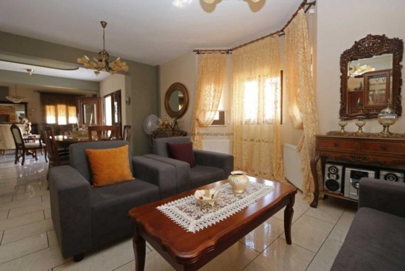 Avgorou Spacious 4 bedroom, 2 bathroom family home on corner plot with Title Deeds for the land in quiet residential area of Avgorou -