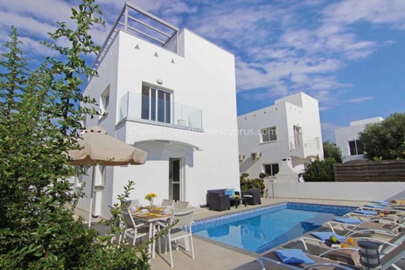 Ayia Napa 3 bedrooms, 1 bathroom, 1 wc detached villa with TITLE DEEDS just 500m from the beach in a fantastic ocation of Ayia Napa -