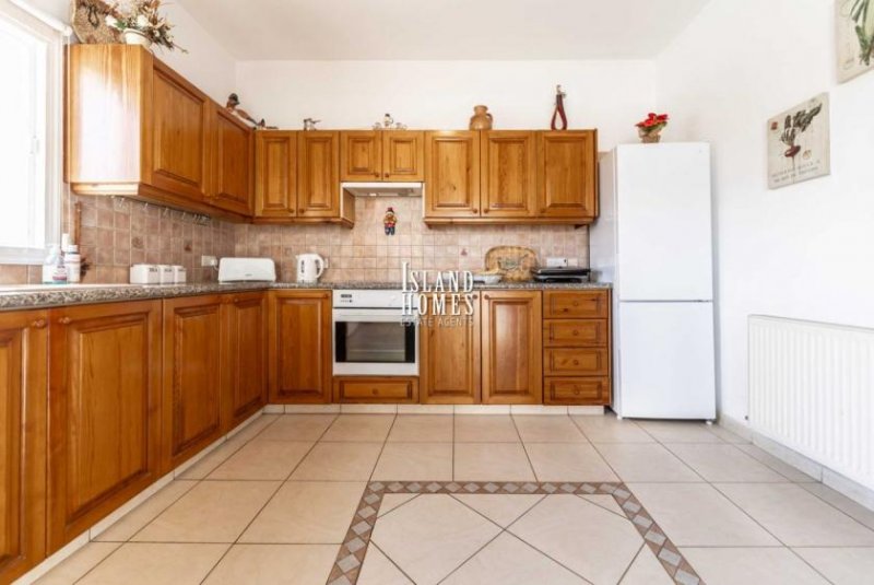 Ayia Napa 4 bedroom, 2 bathroom detached bungalow on 728m2 plot with TITLE DEEDS in Ayia Napa - LDA102Set on a huge plot, in a quiet yet