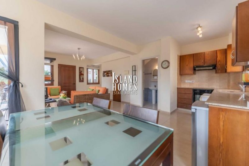 Ayia Thekla 2 bedroom, detached villa, on a 355m2 plot, with TITLE DEEDS and less than 400m to the sea in Ayia Thekla - MRT104This property