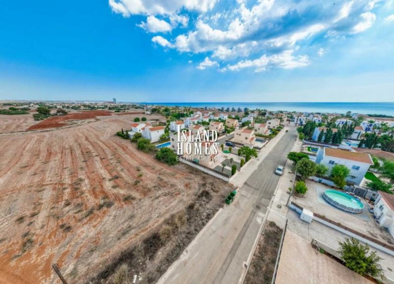 Ayia Thekla 2 bedroom, detached villa, on a 355m2 plot, with TITLE DEEDS and less than 400m to the sea in Ayia Thekla - MRT104This property