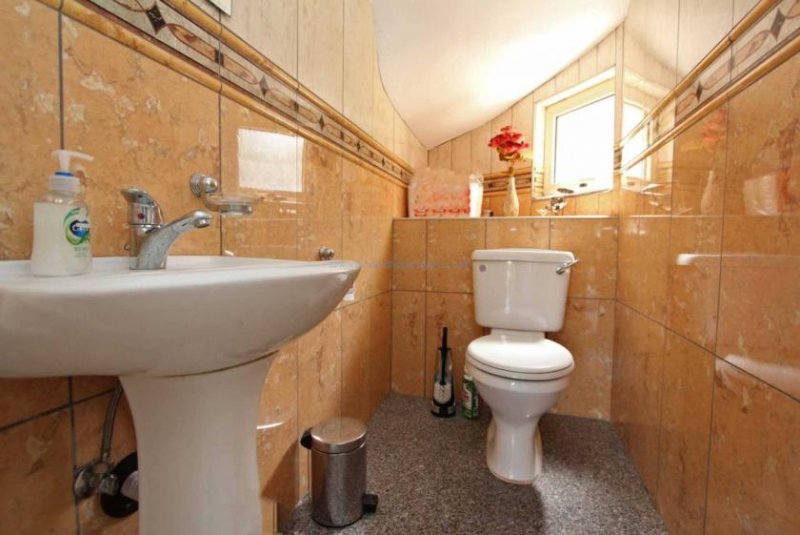 Ayia Thekla 2 bedroom detached villa with TITLE DEEDS and Sea Views and Private Swimming Pool in Ayia Thekla - CAT102Set on a large 370m2 es