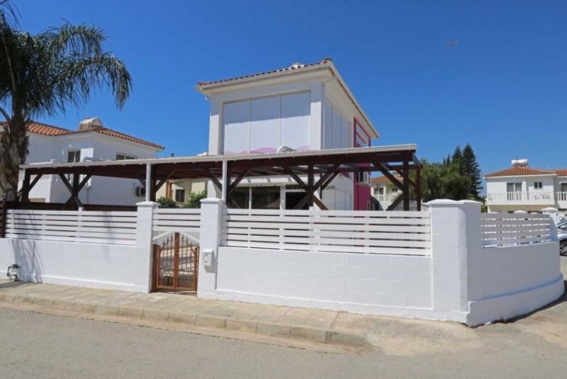 Ayia Thekla Established shop premises for sale with large outdoor space, near the beach and Marina in Ayia Thekla - MBT103.This retail was