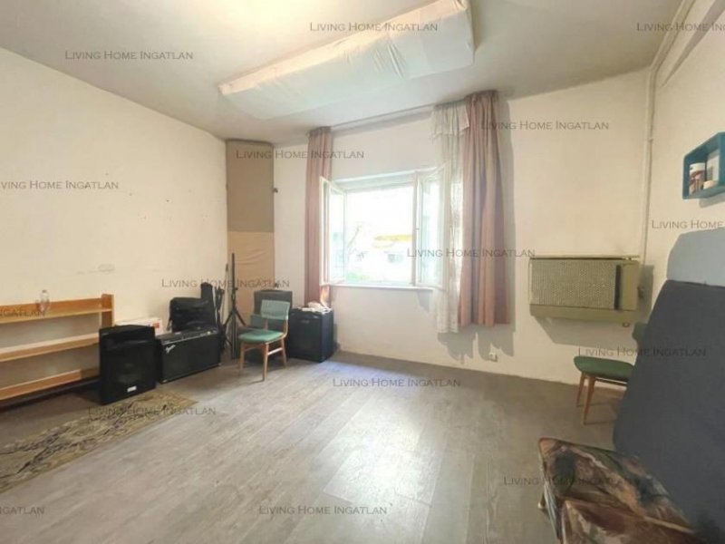 Budapest III. kerület Kiváló befektetés a Kolosy tér szomszédságában!
Eladó a III kerületben, a Bécsi úton, 2 utcafronti üzletnyitási